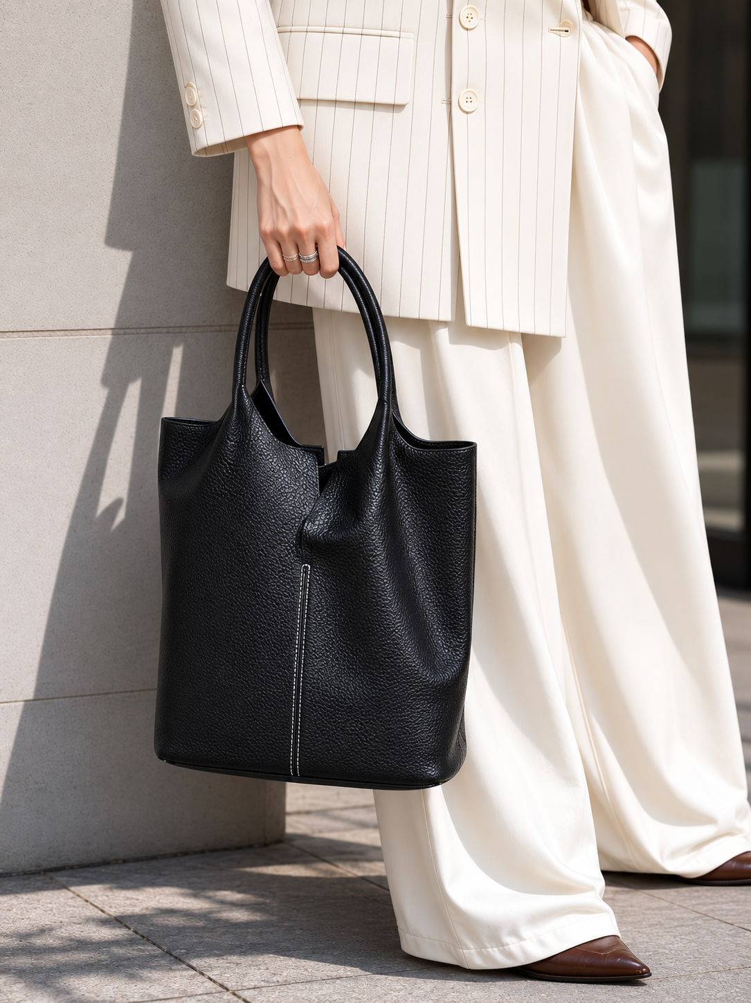 Bolsa de Cuero con Neceser Interior