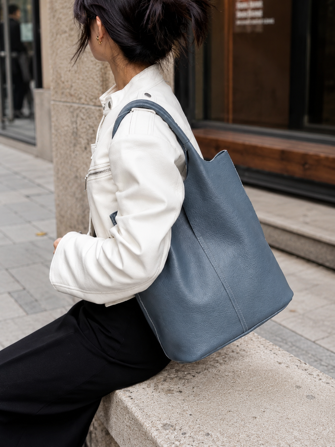 Bolsa de Cuero con Neceser Interior