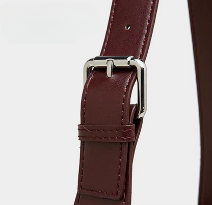 Bolso en Cuero Genuino con Diseño Elegante y Funcional