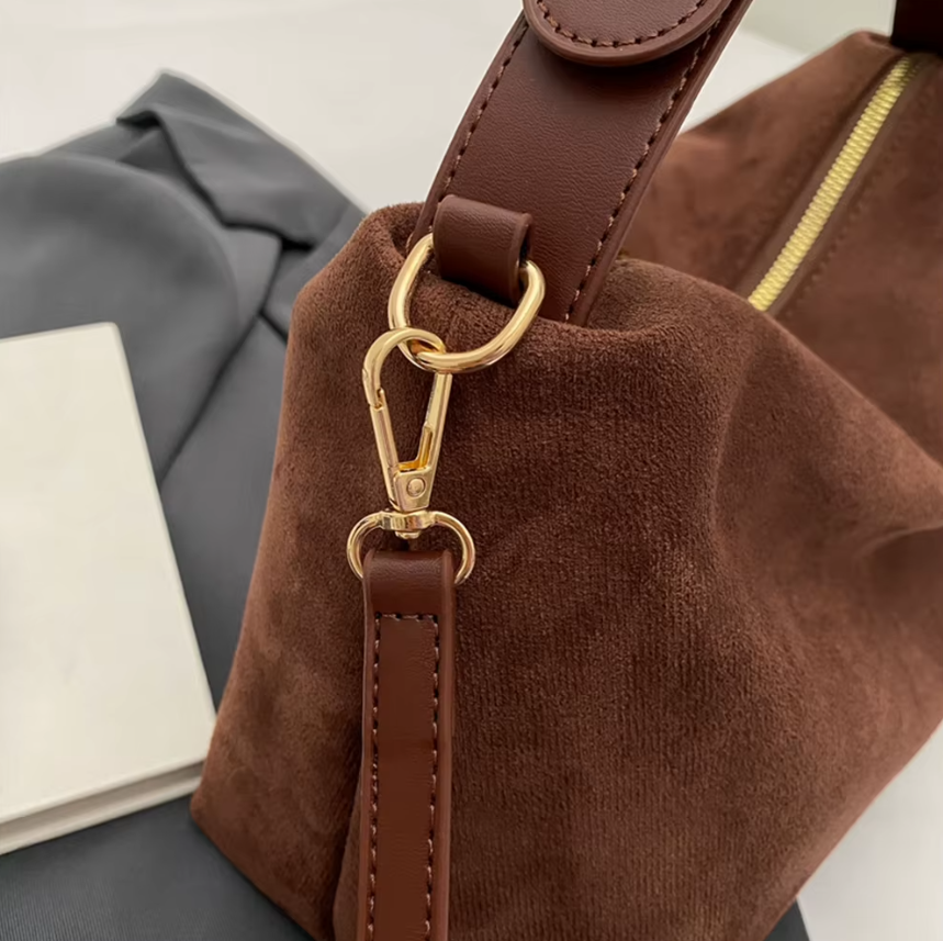 Bolso de Hombro de Ante Vegano para Mujer – Estilo Elegante y Versátil