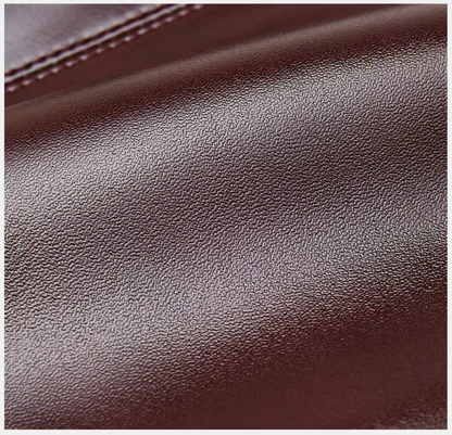 Bolso en Cuero Genuino con Diseño Elegante y Funcional