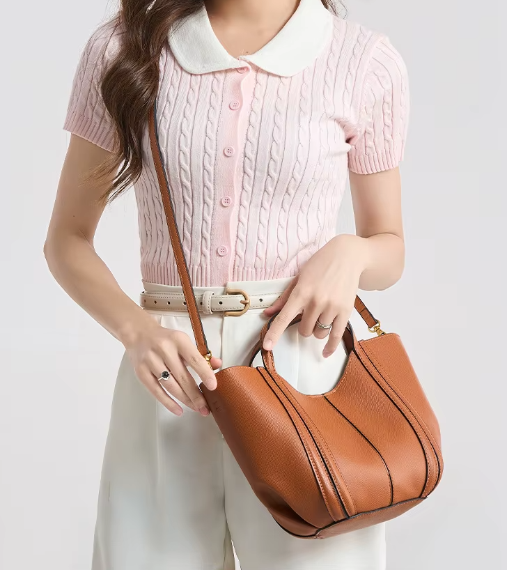 Bolso Bandolera con Decoración de Costuras