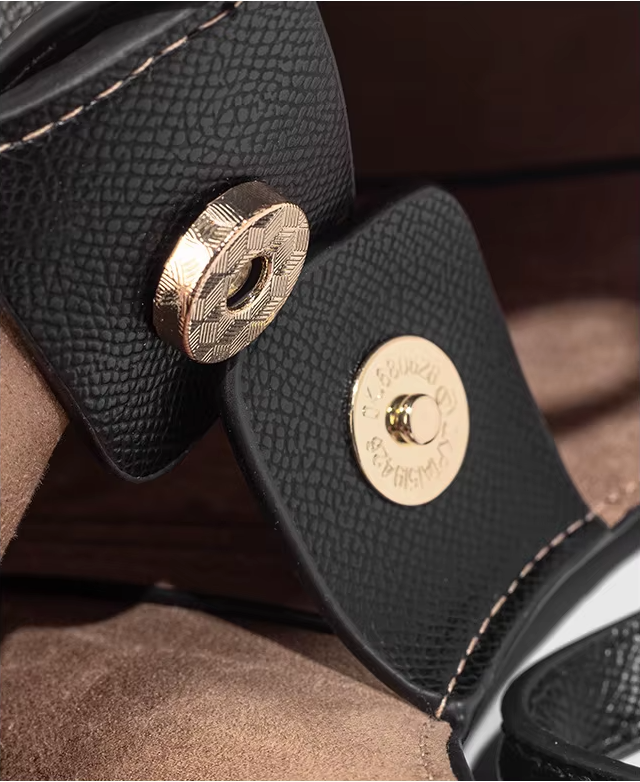 Bolso Bandolera con Decoración de Costuras