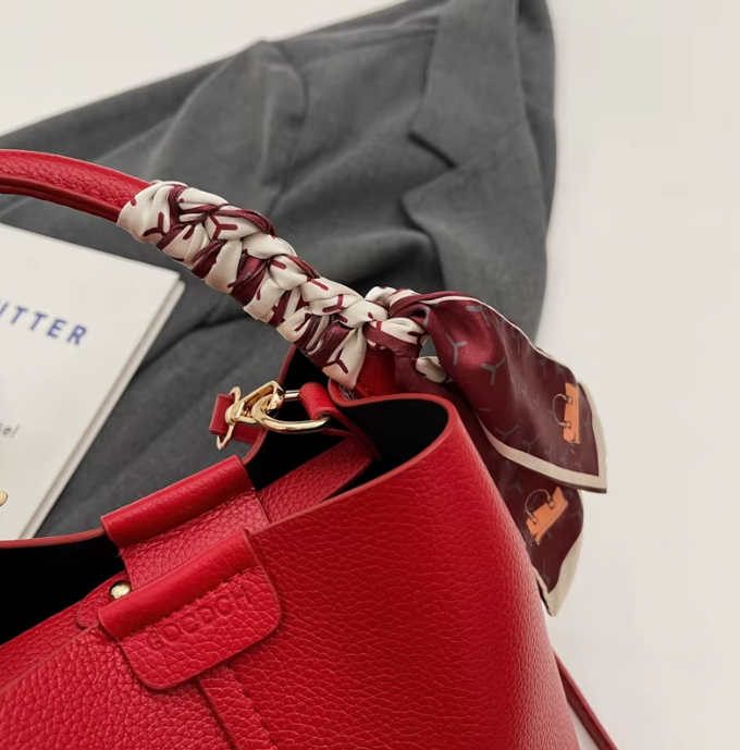 Bolsos de Hombro tipo Bucket con Costura de Hilo