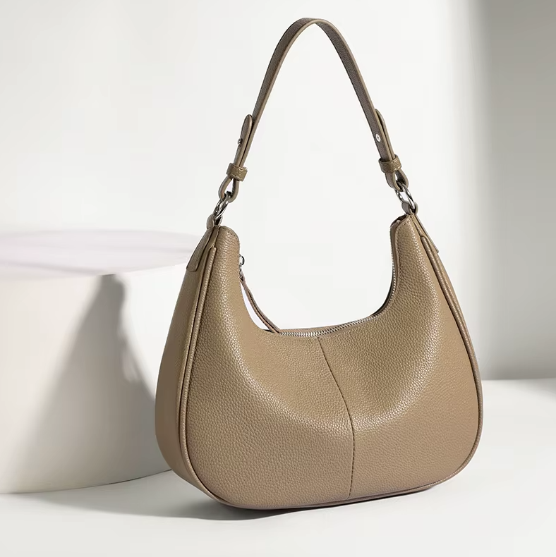 Bolso de cuero genuino diseño classico y atemporal