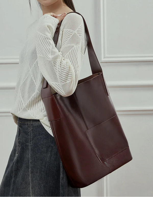 Bolso en Cuero Genuino con Diseño Elegante y Funcional