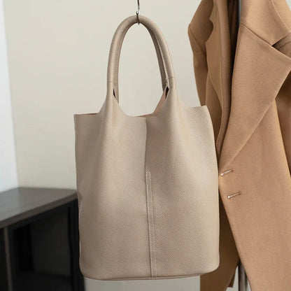 Bolsa de Cuero con Neceser Interior