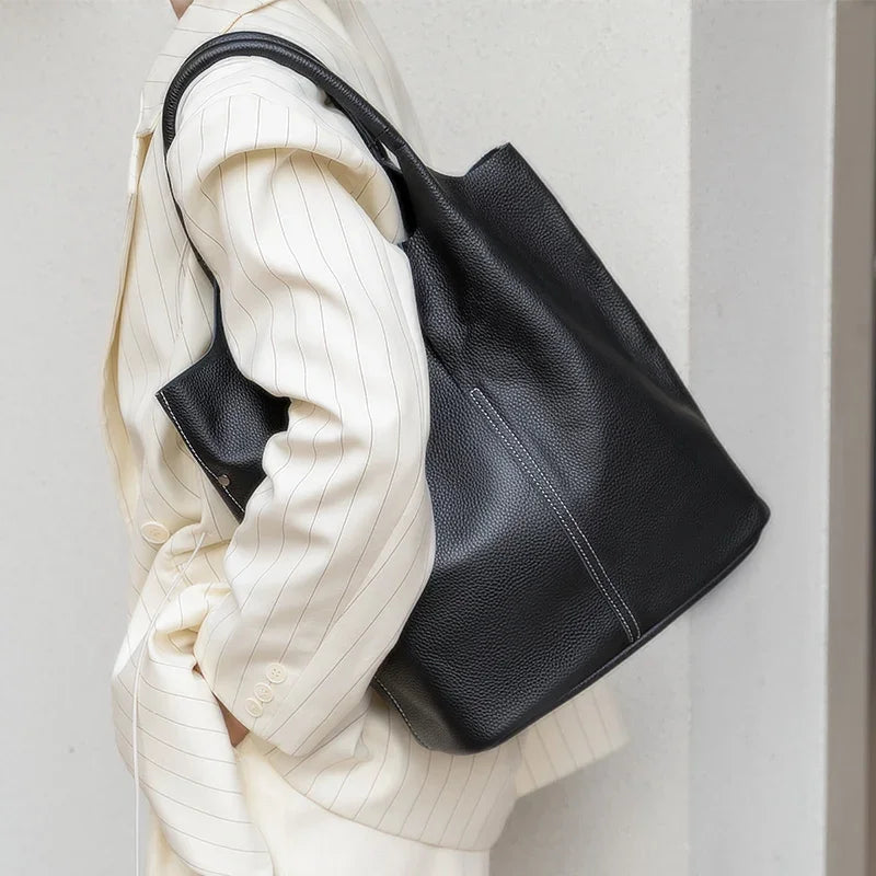 Bolsa de Cuero Genuino con Neceser Interior