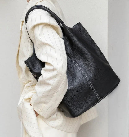 Bolsa de Cuero con Neceser Interior