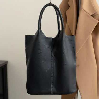 Bolsa de Cuero con Neceser Interior