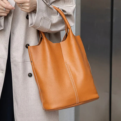 Bolsa de Cuero con Neceser Interior