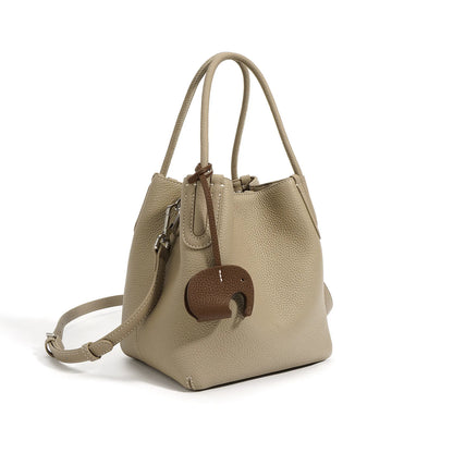 Bolso de Cuero con Adorno de Elefantito