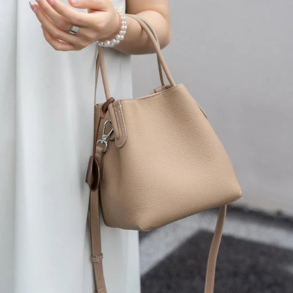 Bolso de Cuero con Adorno de Elefantito