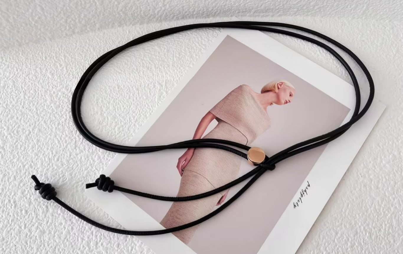 Cinturón Fino Elegante – El Detalle que Transforma tu Look&nbsp;